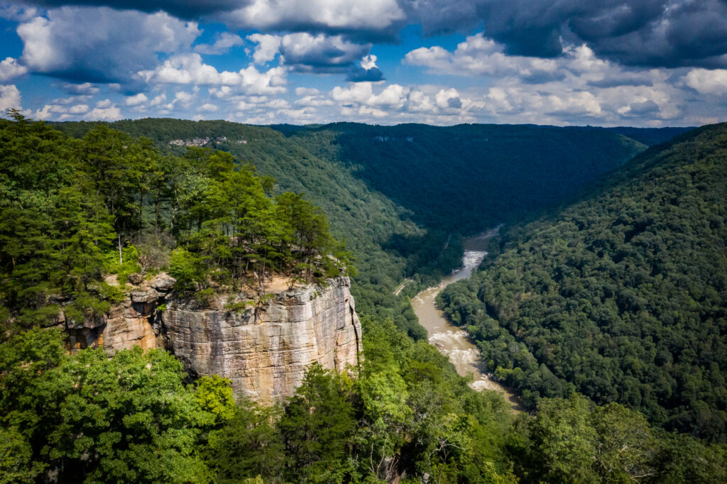 Photo shows Endless Wall and the New River, Best Hikes in West Virginia